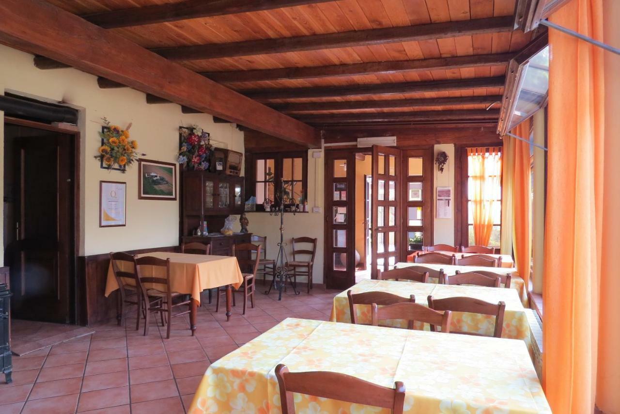 Villa Fattoria Delle Rose à Salussola Extérieur photo
